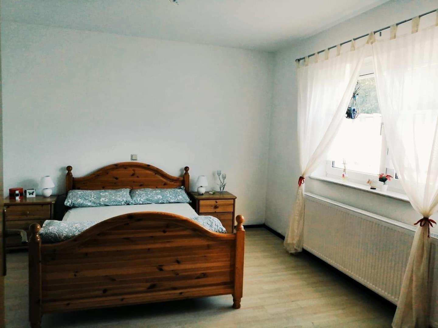 76 Qm Whg Im Eg Haus-Wohlfuehloase Vor Der Haustuer Daire Gladenbach Dış mekan fotoğraf