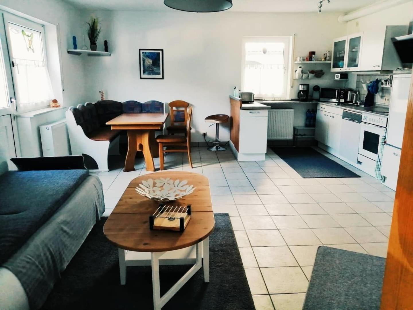 76 Qm Whg Im Eg Haus-Wohlfuehloase Vor Der Haustuer Daire Gladenbach Dış mekan fotoğraf
